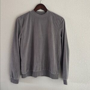 PJ Salvage Gray Velour Crewneck Pullover Sweatshirt, Size Medium